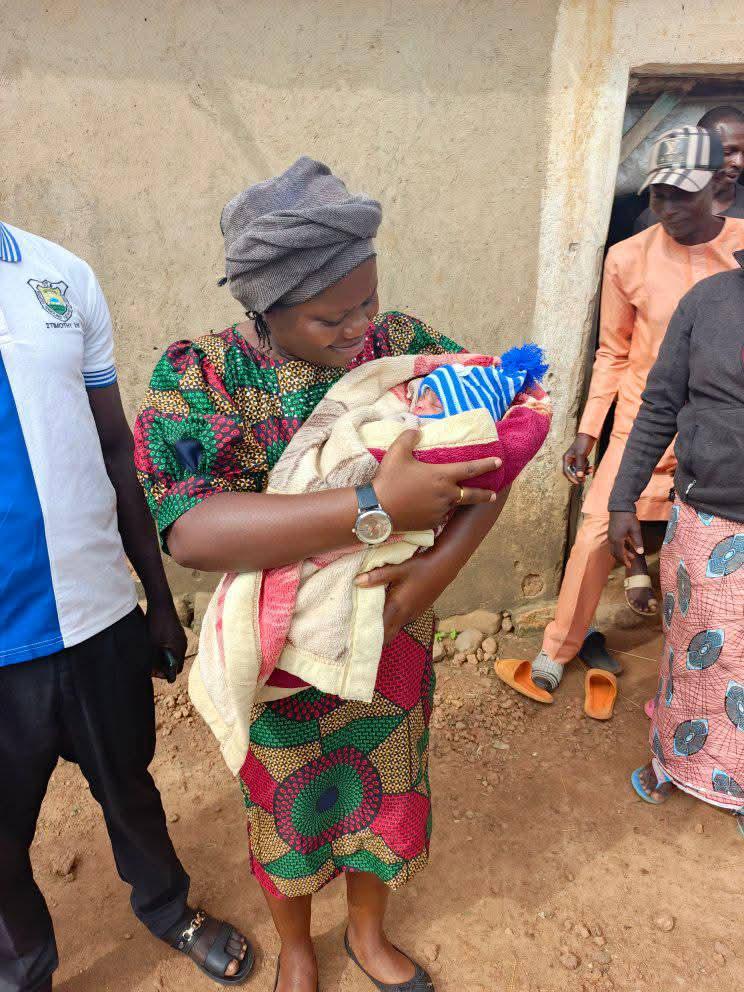 Sharing food during outreach